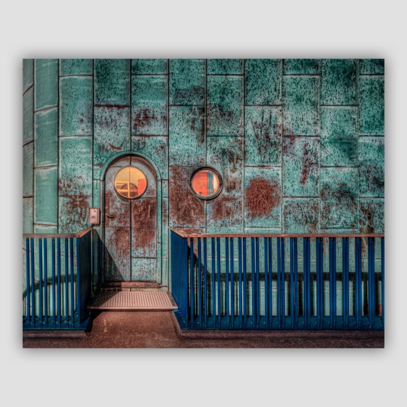 Kontroltårnet på Langebro i København med patineret kobberfacade og runde vinduer – fotografisk kunstværk Bridge Control